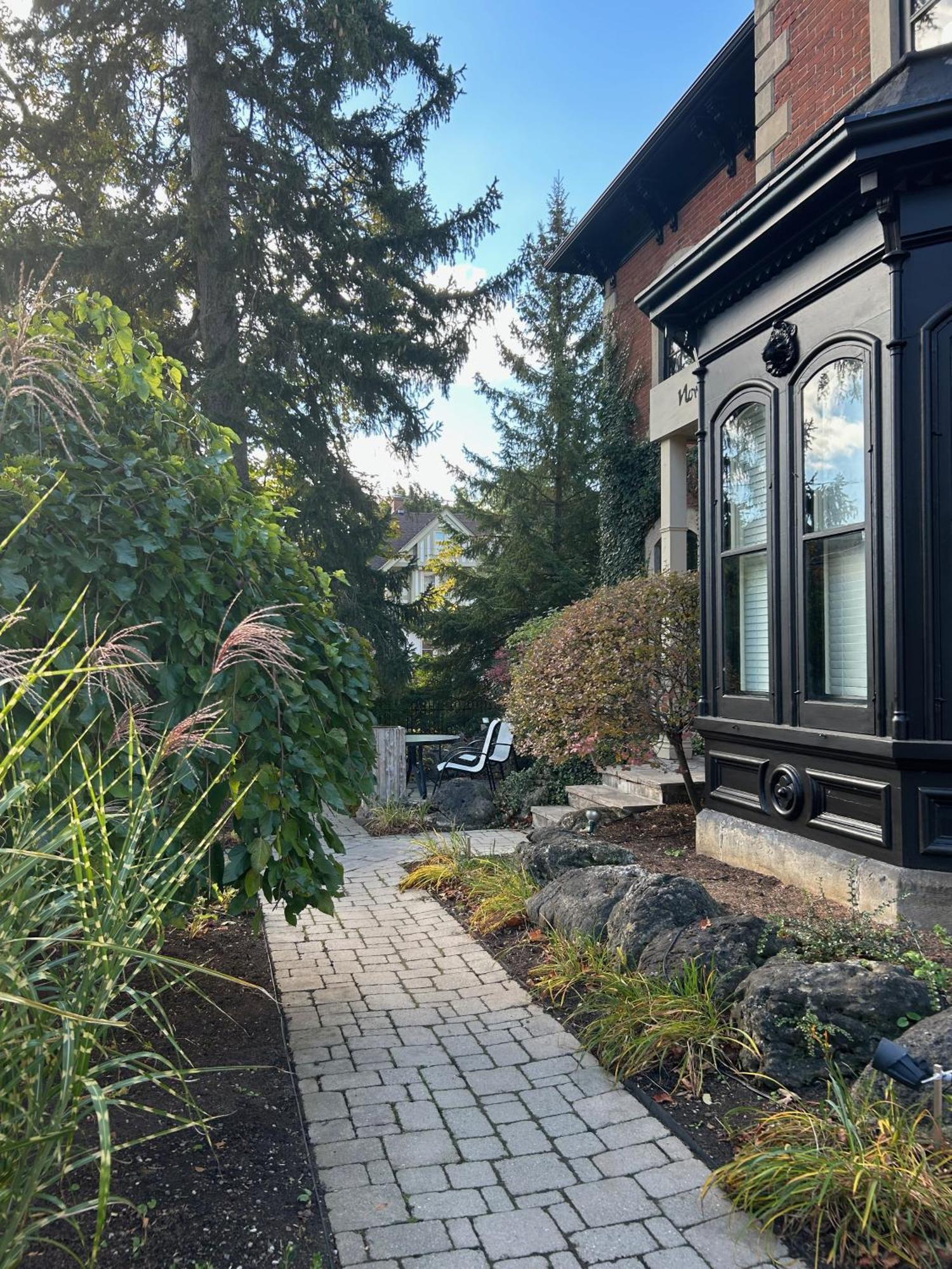Norfolk Guest House Inn Guelph Exterior photo